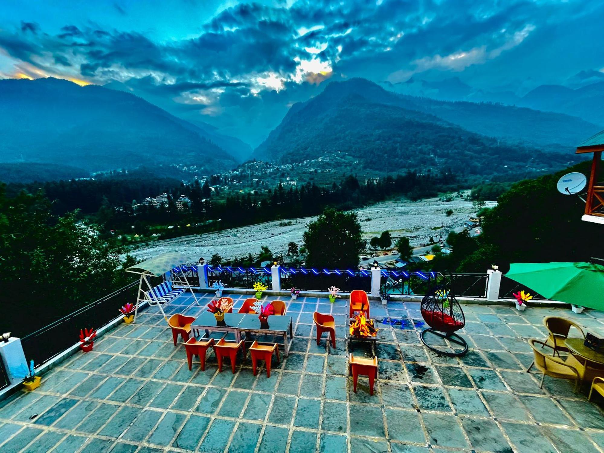 Snow Clad Riverview Hotel & Resort, Manali Ngoại thất bức ảnh