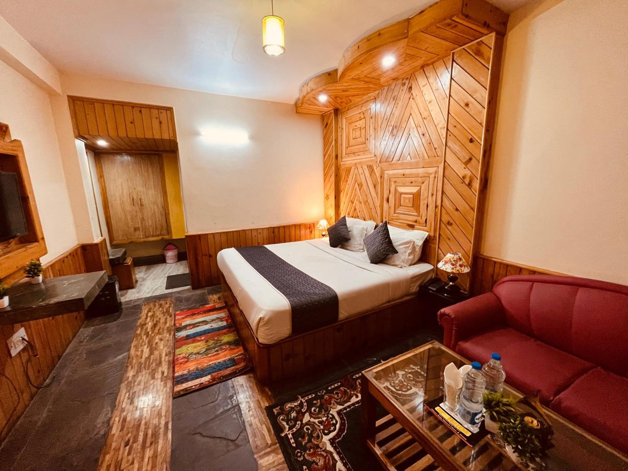 Snow Clad Riverview Hotel & Resort, Manali Ngoại thất bức ảnh