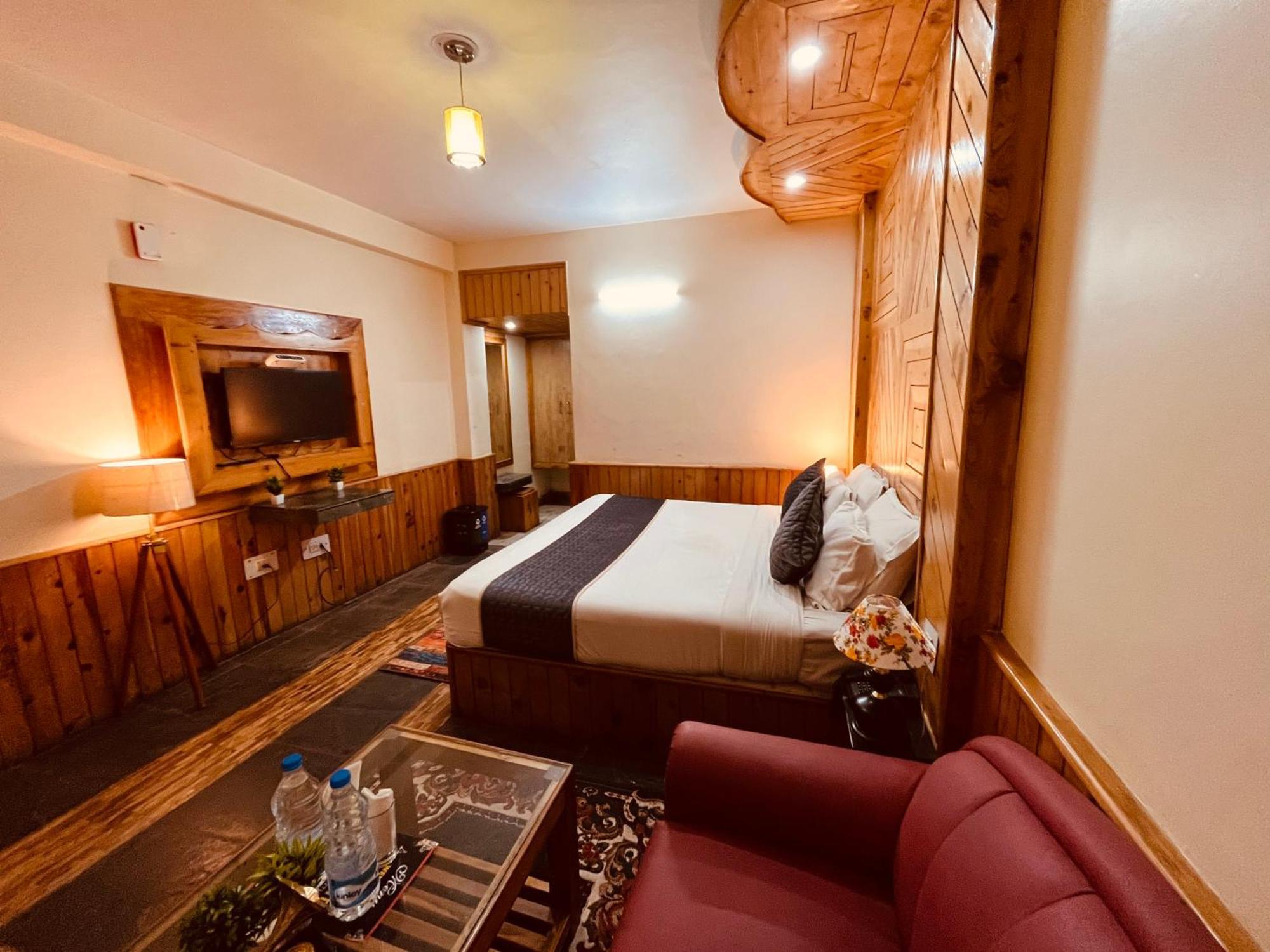 Snow Clad Riverview Hotel & Resort, Manali Ngoại thất bức ảnh