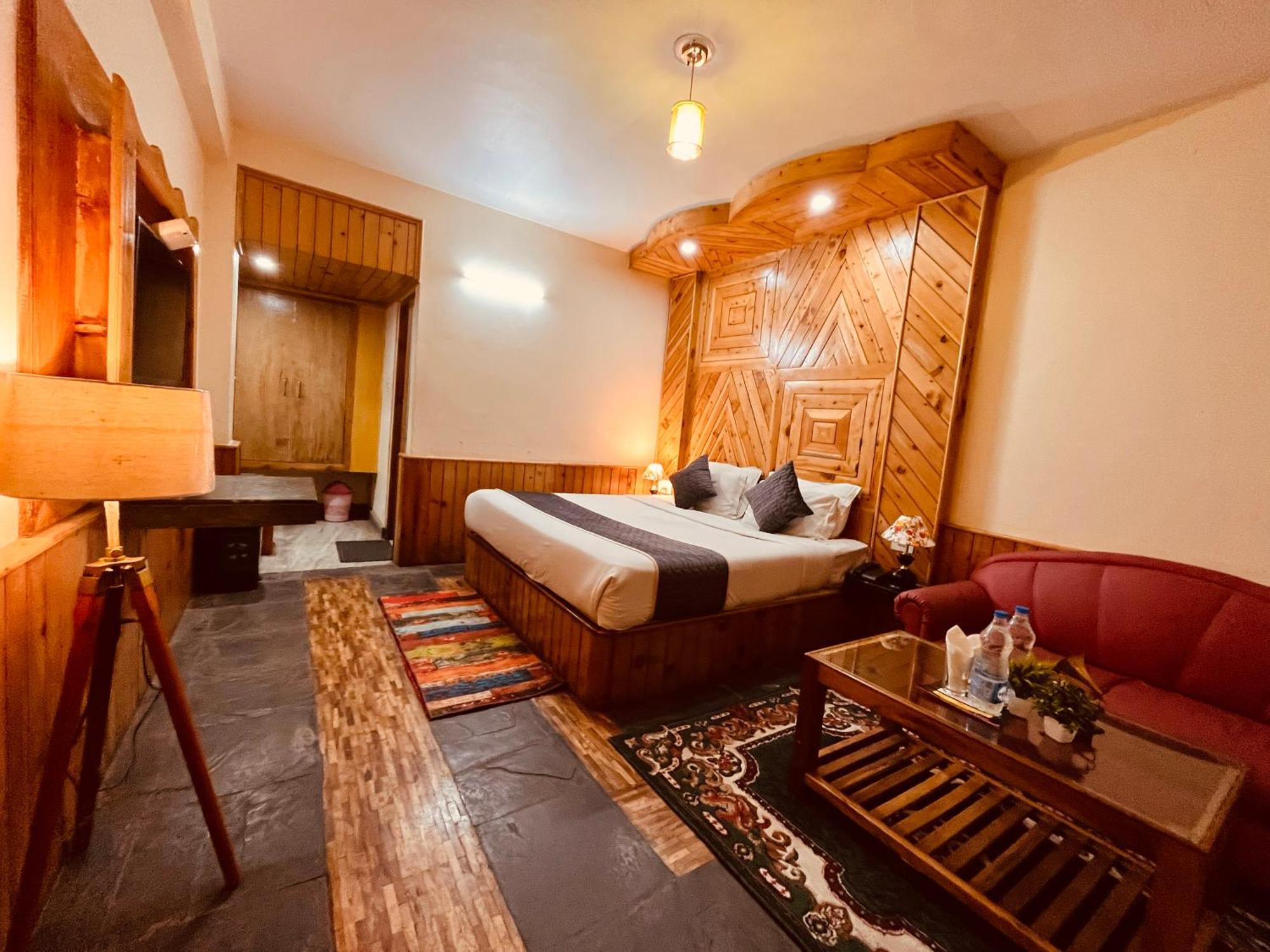 Snow Clad Riverview Hotel & Resort, Manali Ngoại thất bức ảnh