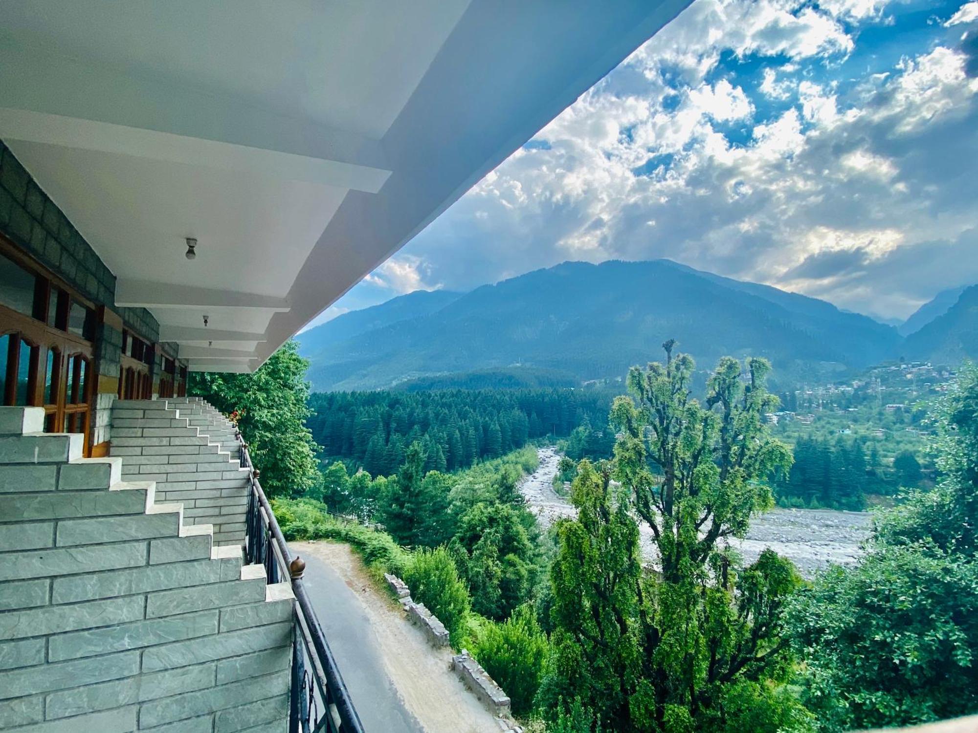 Snow Clad Riverview Hotel & Resort, Manali Ngoại thất bức ảnh